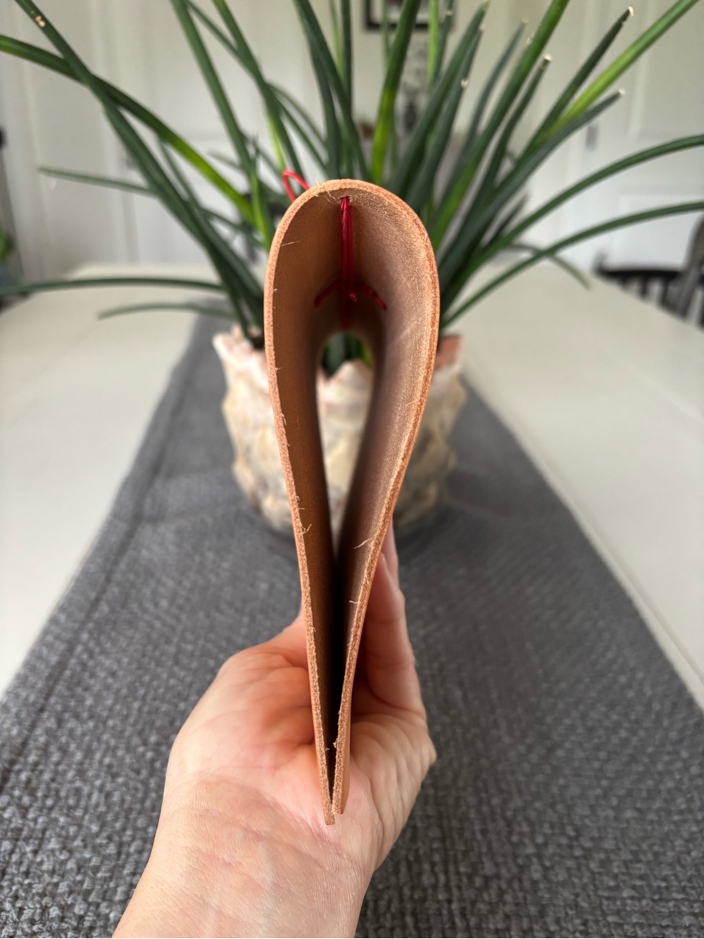 Paper Republic Grand Voyageur in Natural XL
•Comes with 2 notebook refills - Picture 5 of 10